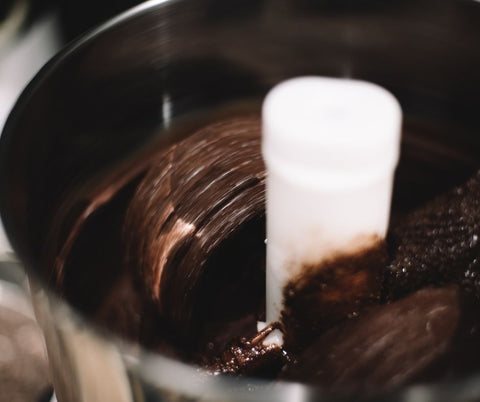 Clean ingredients in the Maps Chocolate refiner